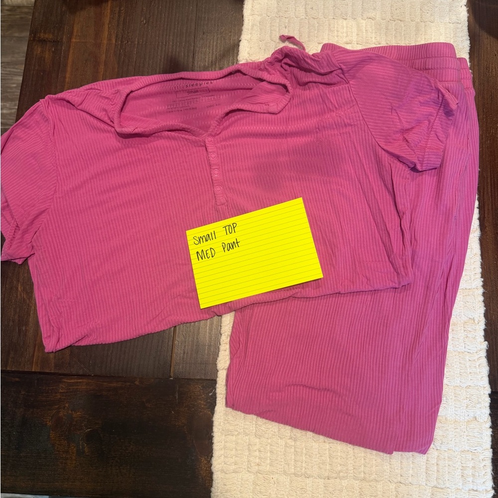 Women’s pink ribbed pajama set (little Sleepies)